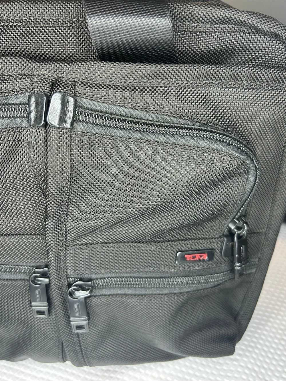 TUMI Alpha 26120DH Small Screen Expandable Brief | Black